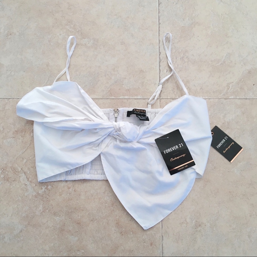 🌸3/$25 Forever 21 NWT bow tie ruched crop top